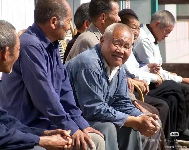 农村养老：那些扎心事儿和解决办法

目前农村养老存在的主要问题：

一是钱袋子太