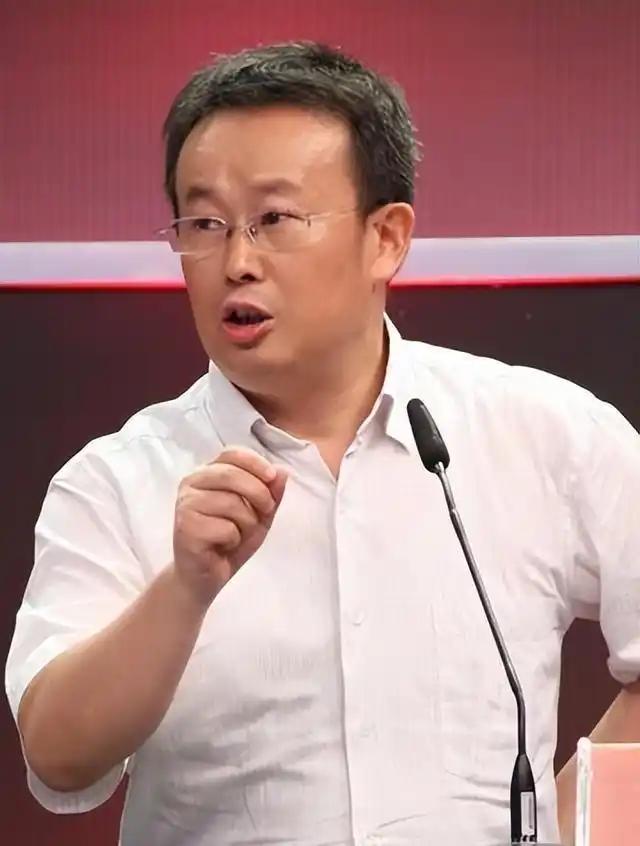 项立刚说：“今天不是武汉大学，而是中国高校意识形态存在很大问题，有相当一批老师不