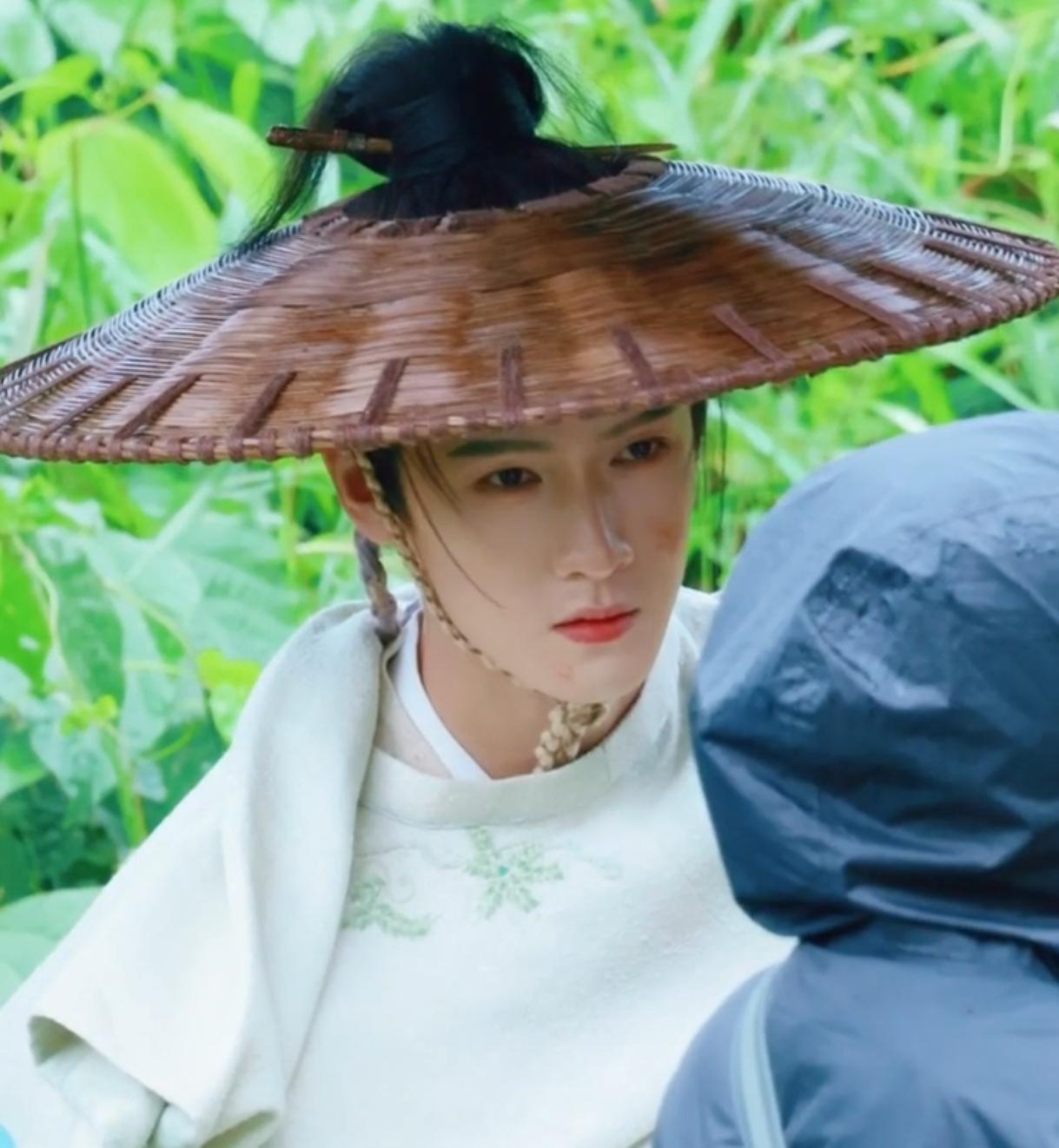 李昀锐种田文男主太具象化了！有没有觉得李昀锐的言尚，把“书里走出来的角色”这词给