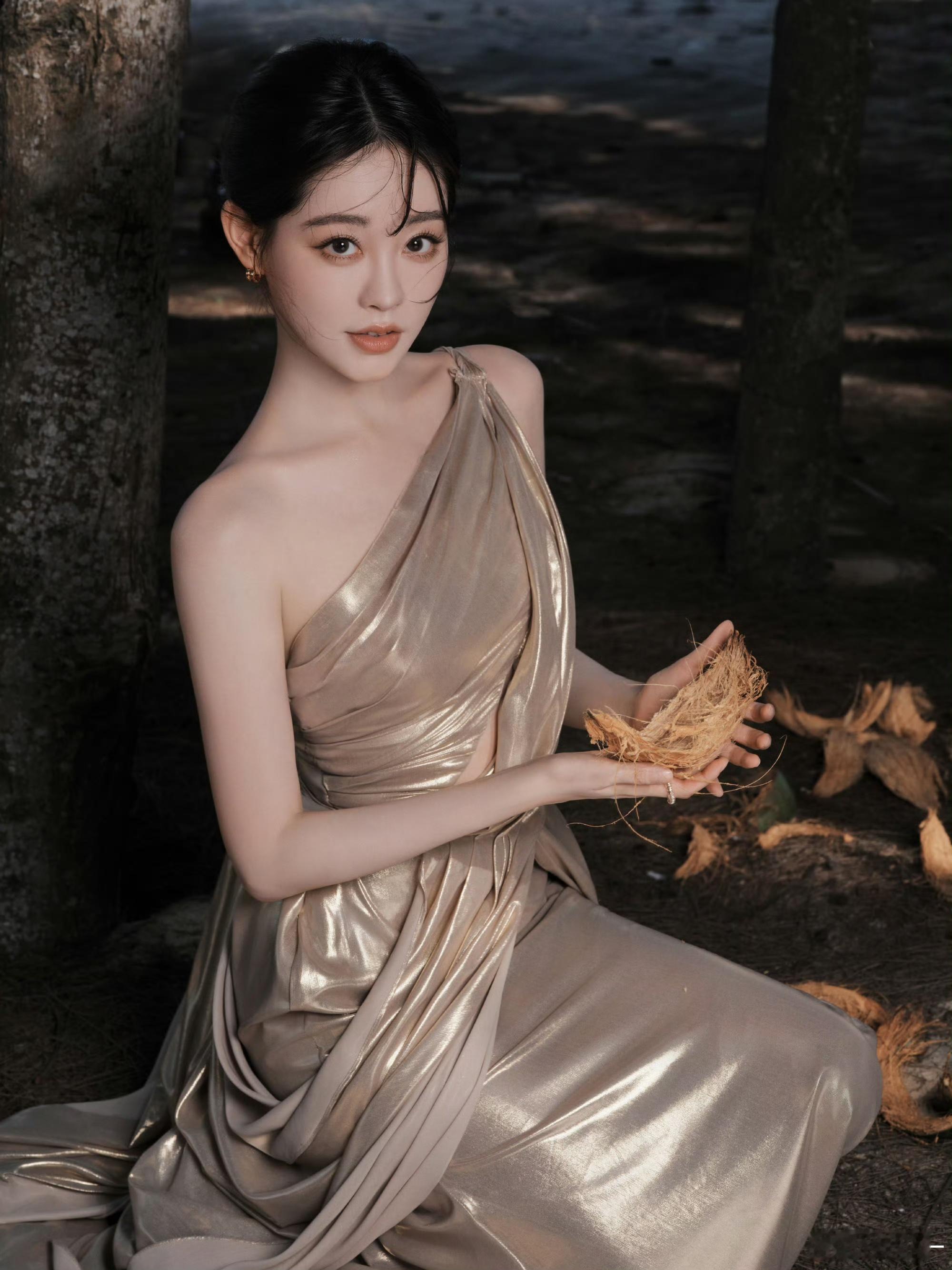 祝绪丹加盟和颂传媒 和颂再添一员实力大将！祝绪丹的演技一直在线，有了好公司的规划