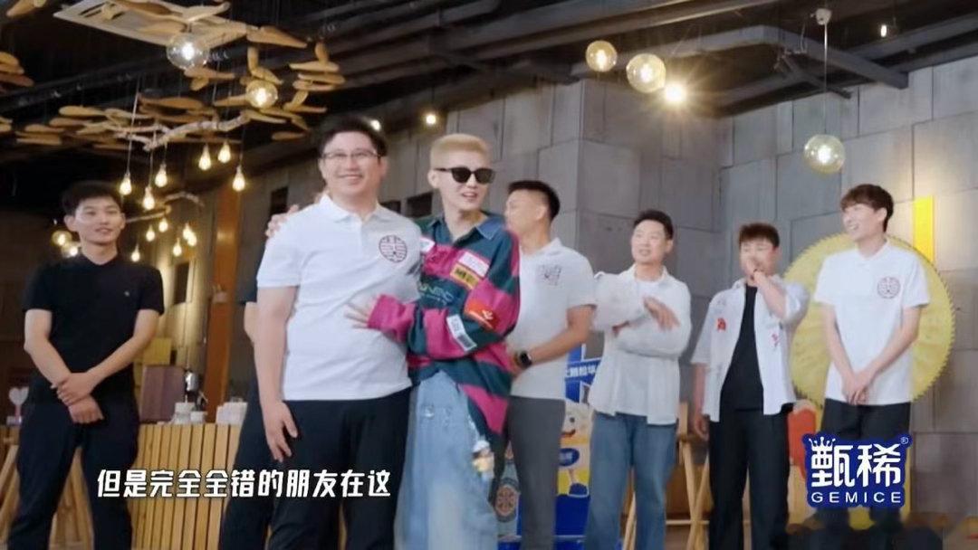 鹿晗对全错的情有独钟果然默契为零的容易被鹿晗记住全场答题状况百出，鹿晗完全记不住