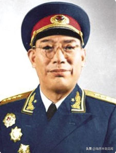 他是开国十大大将之一。18岁考入黄埔军校五期炮科，19岁参加南昌起义。34岁任八