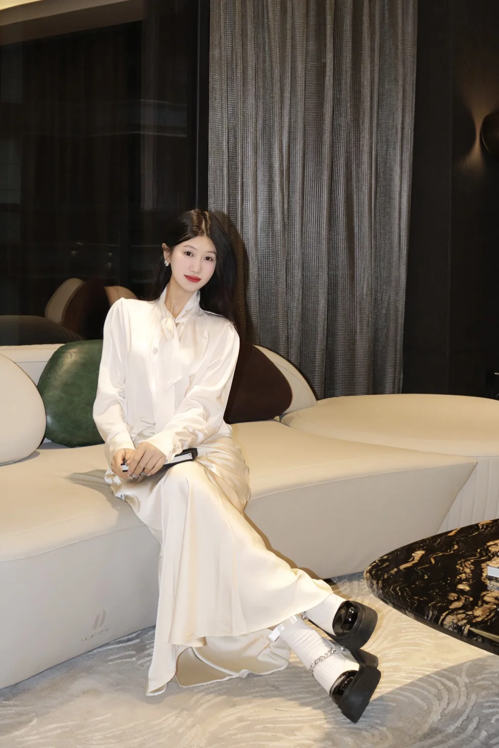 00后全款拿下万象城附近豪宅！