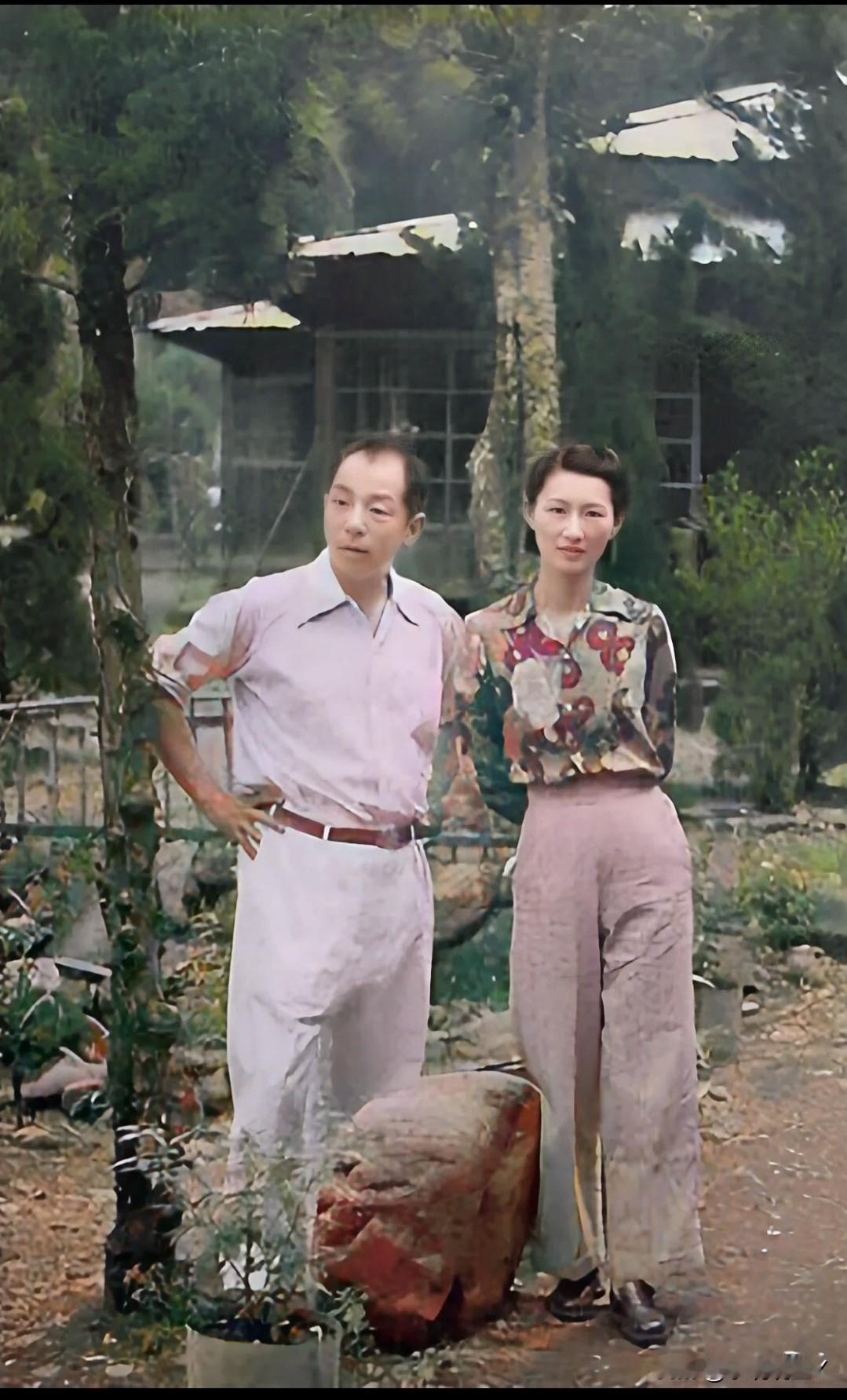 张学良不咋帅，赵四小姐并不美，这才是两人的真实模样，绝非演员扮演的角色！这张珍贵