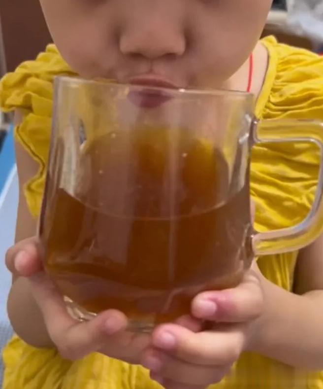 这碗健脾水，很多家长问，我再发一遍！
 
很多家长直夸它，其实就是几种药材打磨成