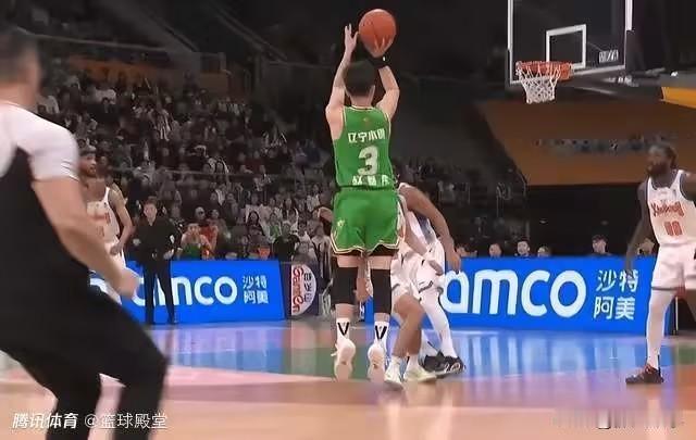 不负所望，本土顶级1号位气质，辽宁队主心骨，赵继伟完美复出
随着赵继伟的复出，辽