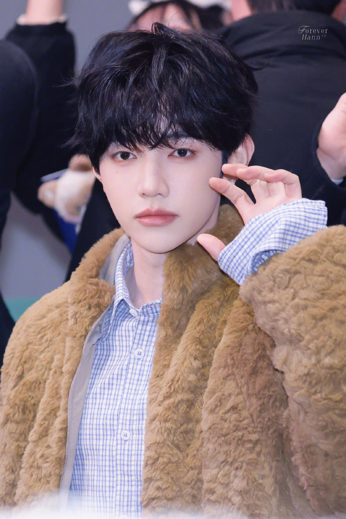 章昊卷毛毛绒小熊 章昊卷毛毛绒小熊，这个章昊萌成啥了！ 