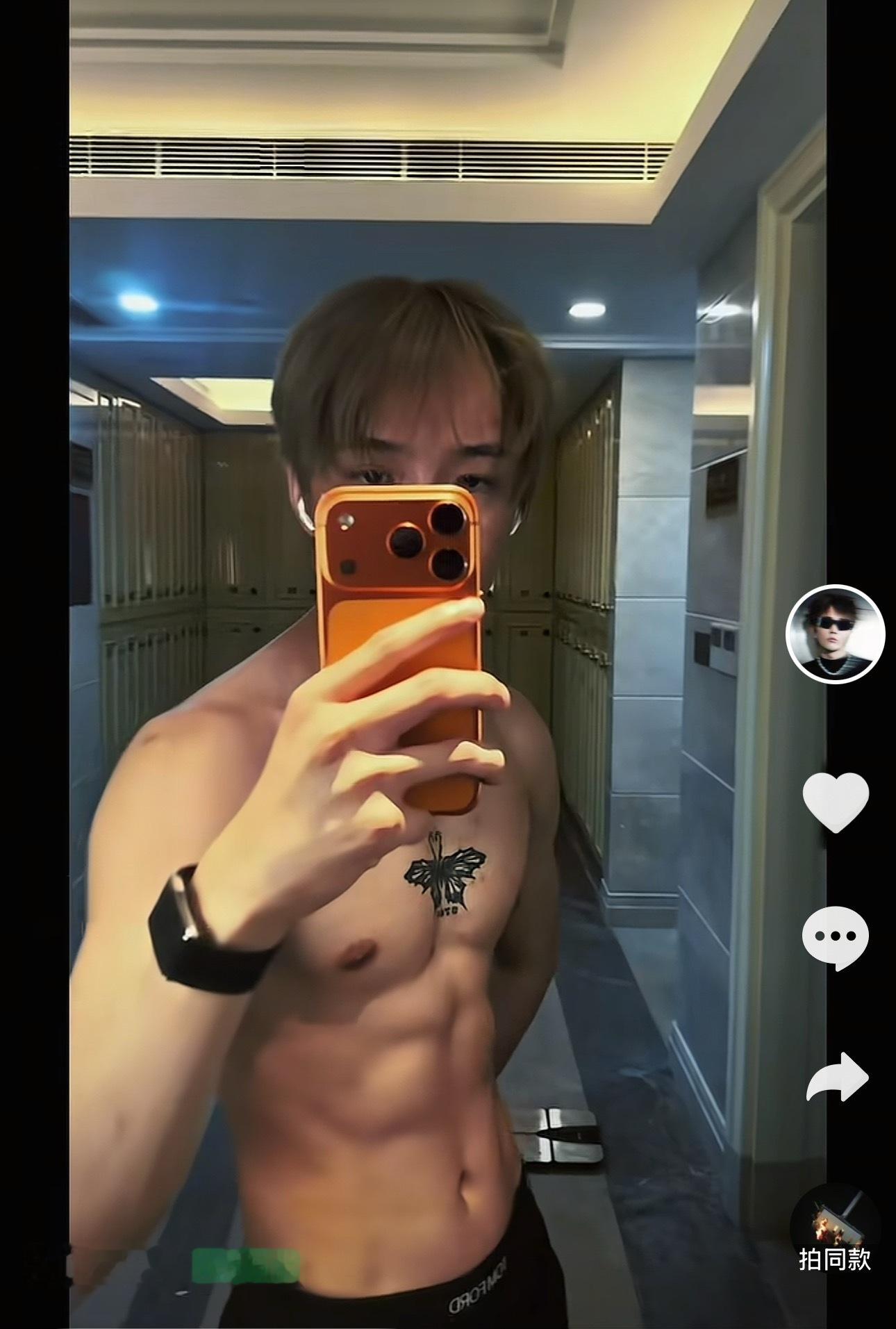 全员健身！TT也晒出腹肌了！TizzyT