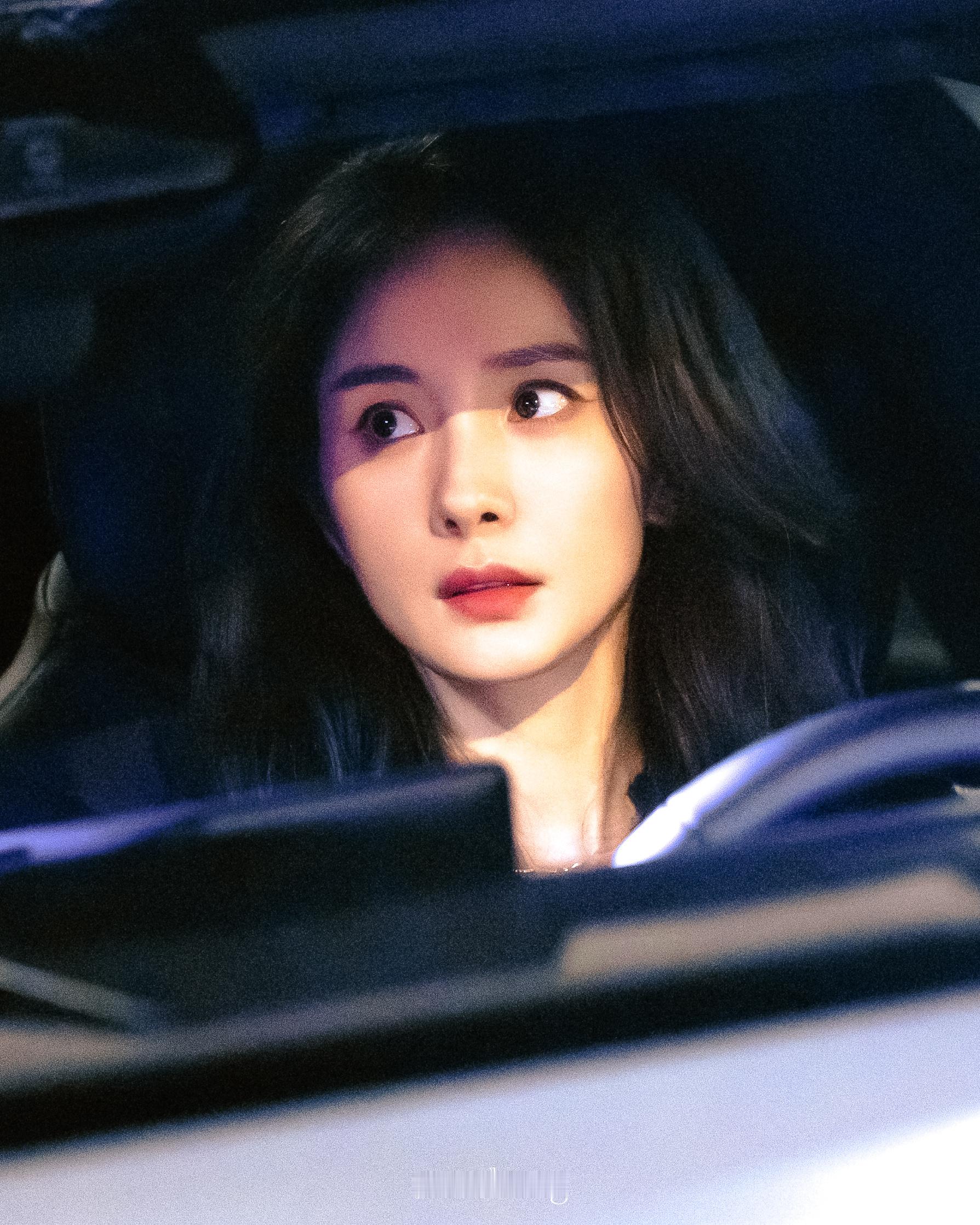 谁被杨幂这段接戏惊艳到了！反应超快，对手戏氛围感直接拉满， 疯狂好奇为啥会这样质