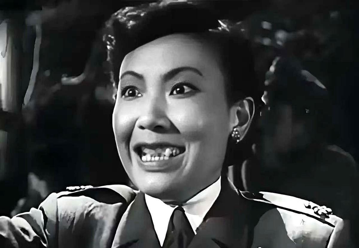 她演反派，三天不洗脸，不卸妆，没人说她丑，都说她真。
1958年那部《英雄虎胆》