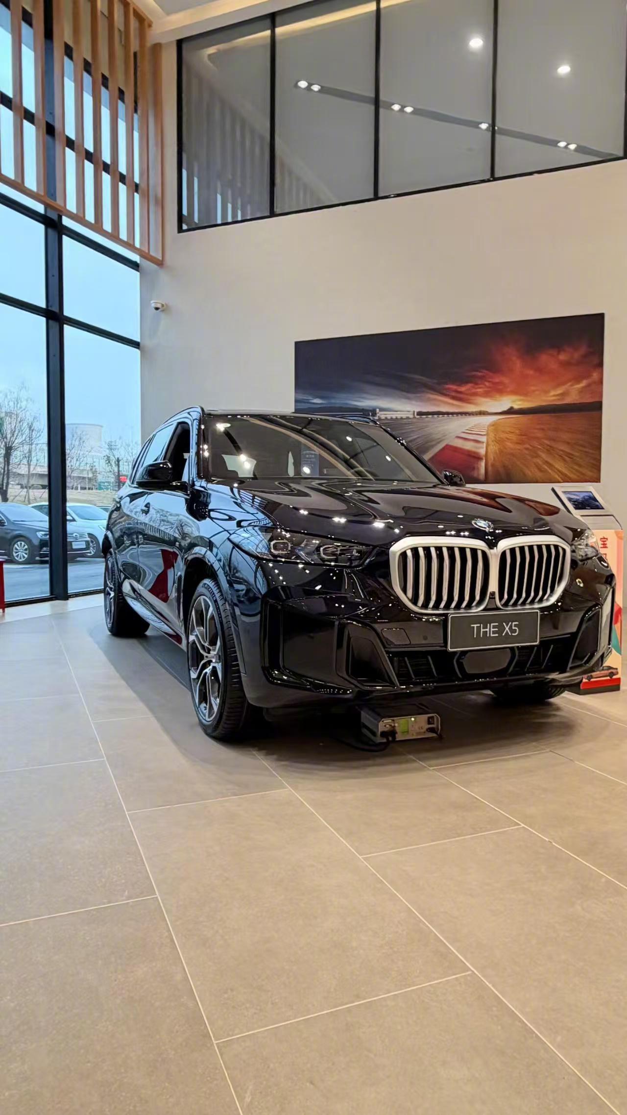 48V轻混让自动启停特别平顺，等红灯时几乎感觉不到发动机重启。 