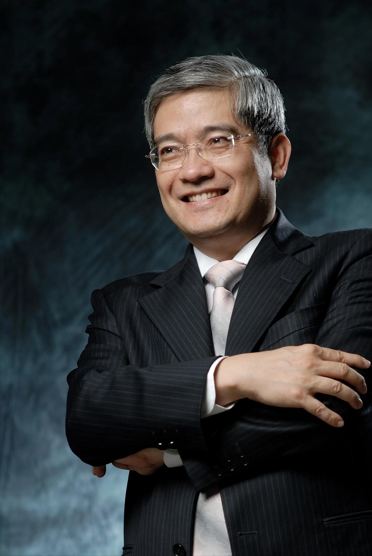 经济学家郎咸平说，九三大阅兵，内行看门道，外行看热闹，对我而言，不是看多么的震撼