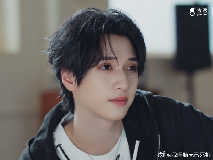 严浩翔一起喝一杯严浩翔的小奶膘 严浩翔一起喝一杯，严浩翔的小奶膘，谁懂最新宣传片