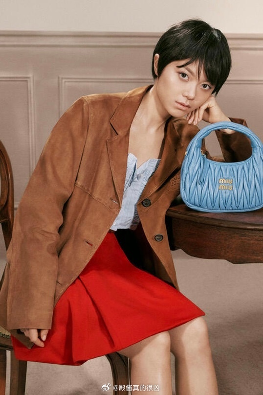赵今麦MiuMiu广告大片赵今麦MiuMiu超短发大片