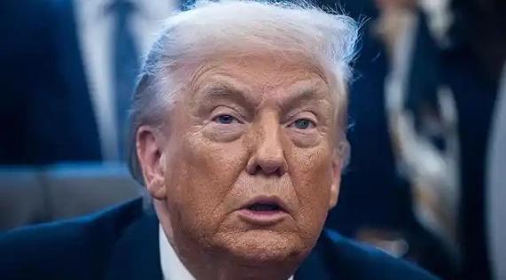 伊朗亮地下底牌，主力战机集体复活，美以傻眼，倒赔2.4亿无人机 


前段时间，