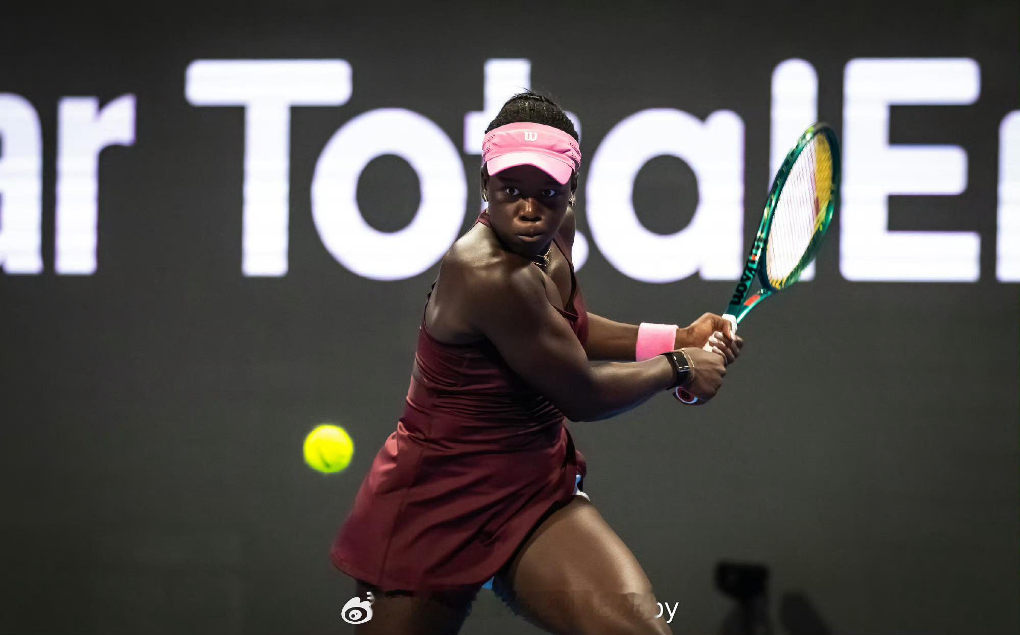 劲爆消息💥姆博科爆冷🥶莱巴金娜！WTA1000多哈站1/4决赛，莱巴金娜虽然