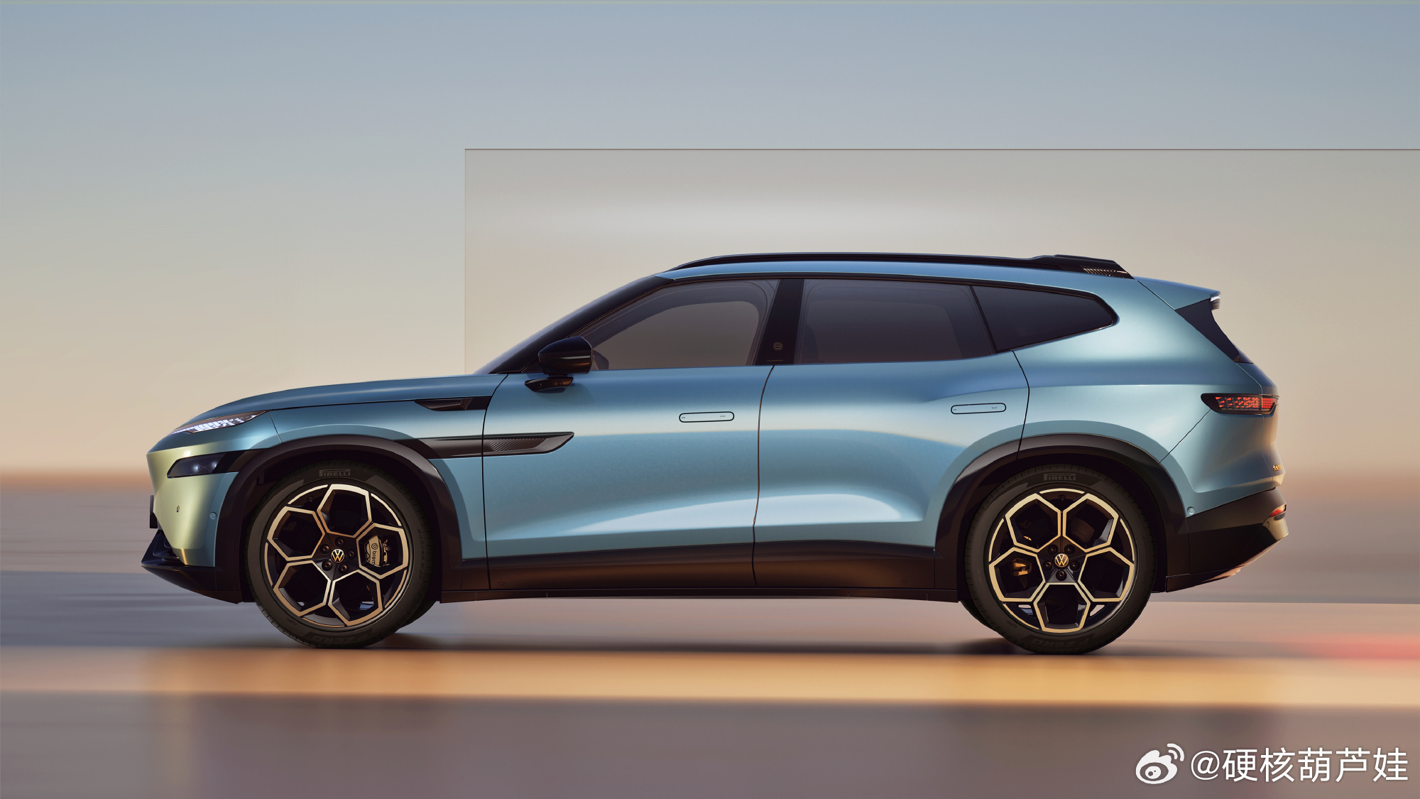 锋芒上新全新以赴与众08大众智能纯电全新力作  风的自留地：在街头邂逅与众08，