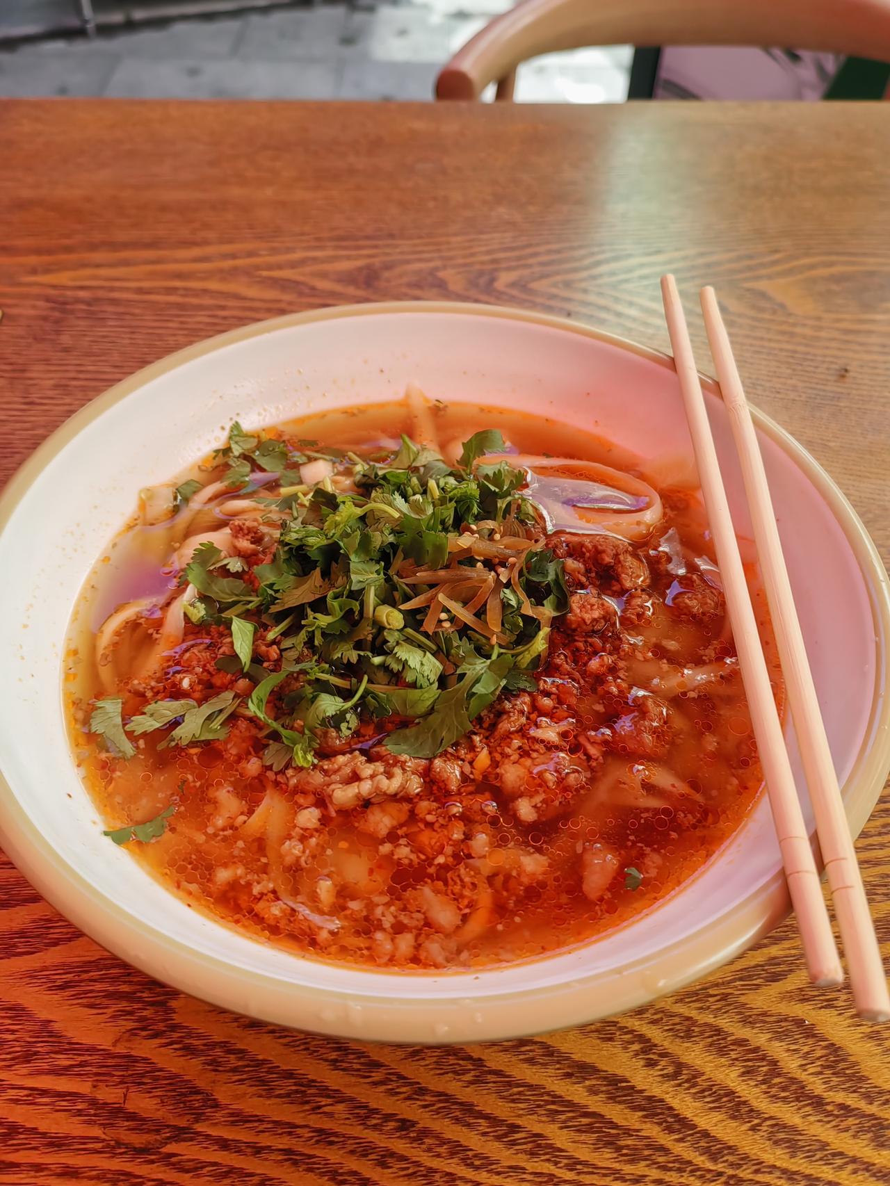 忻州这么多小吃，还这么便宜。但是，这次我不敢瞎吃瞎喝了。够胖了，别再多吃了。
 