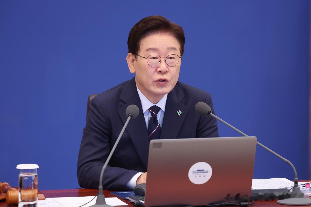 6月3日，韩国总统李在明在地方选举投票日，借用古希腊哲学家柏拉图名言号召国民走进