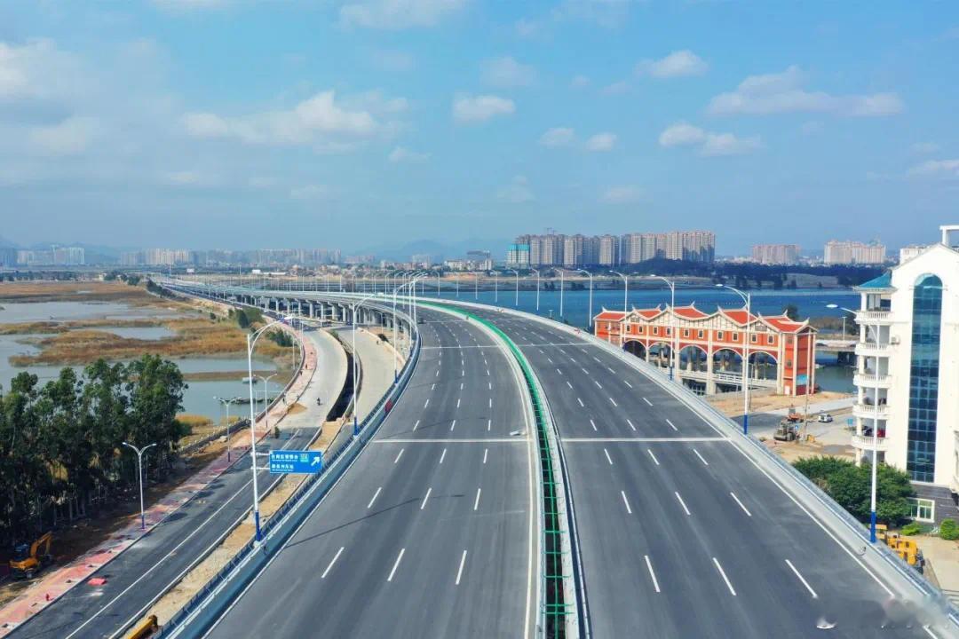 #泉州公路通车总里程位居全省第一#近日，福建省公路事业发展中心印发2023年《福