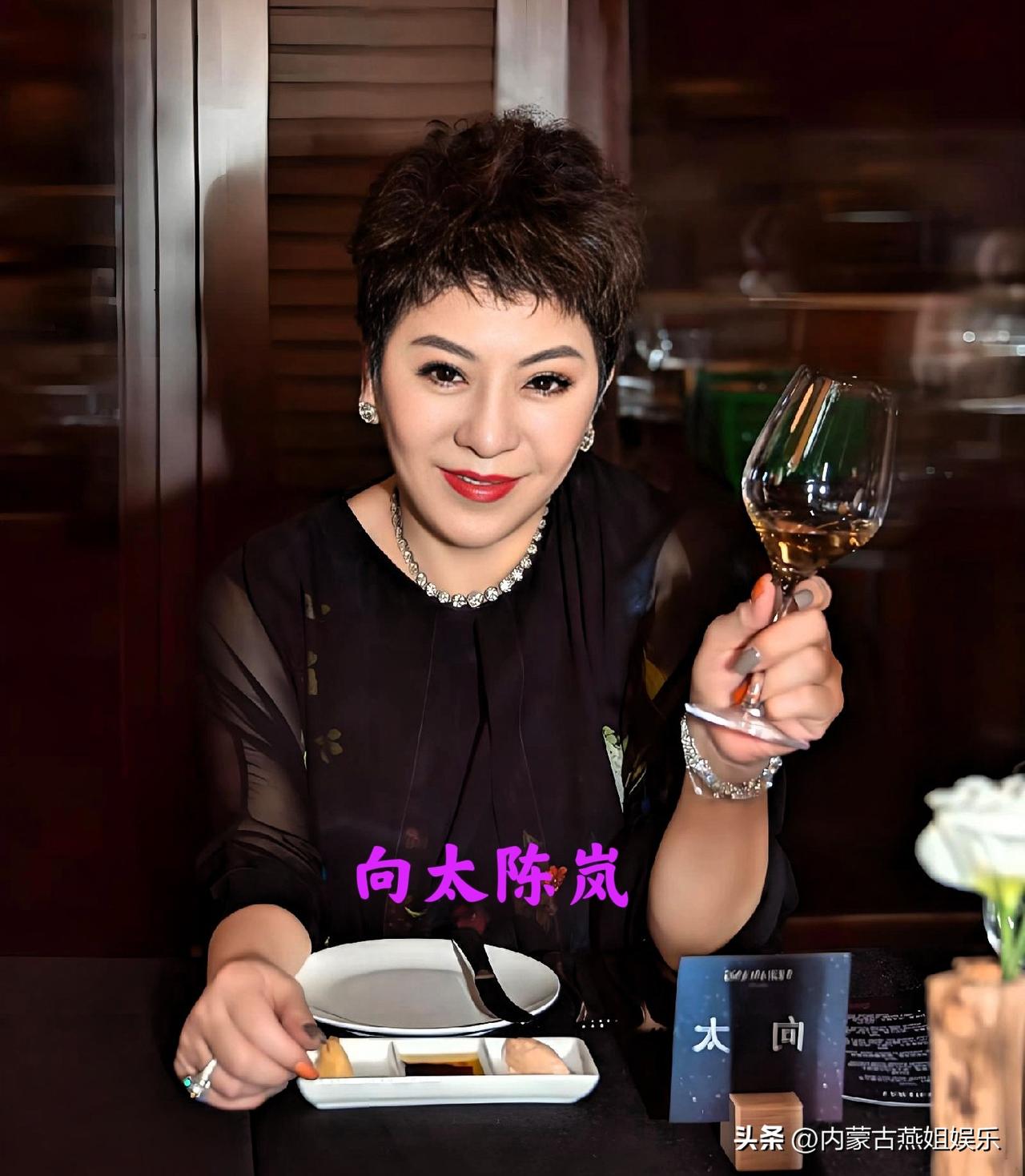 向太一本正经劝大家“避谶”的视频，我反反复复看了三遍，越看越觉得背后发凉。

说