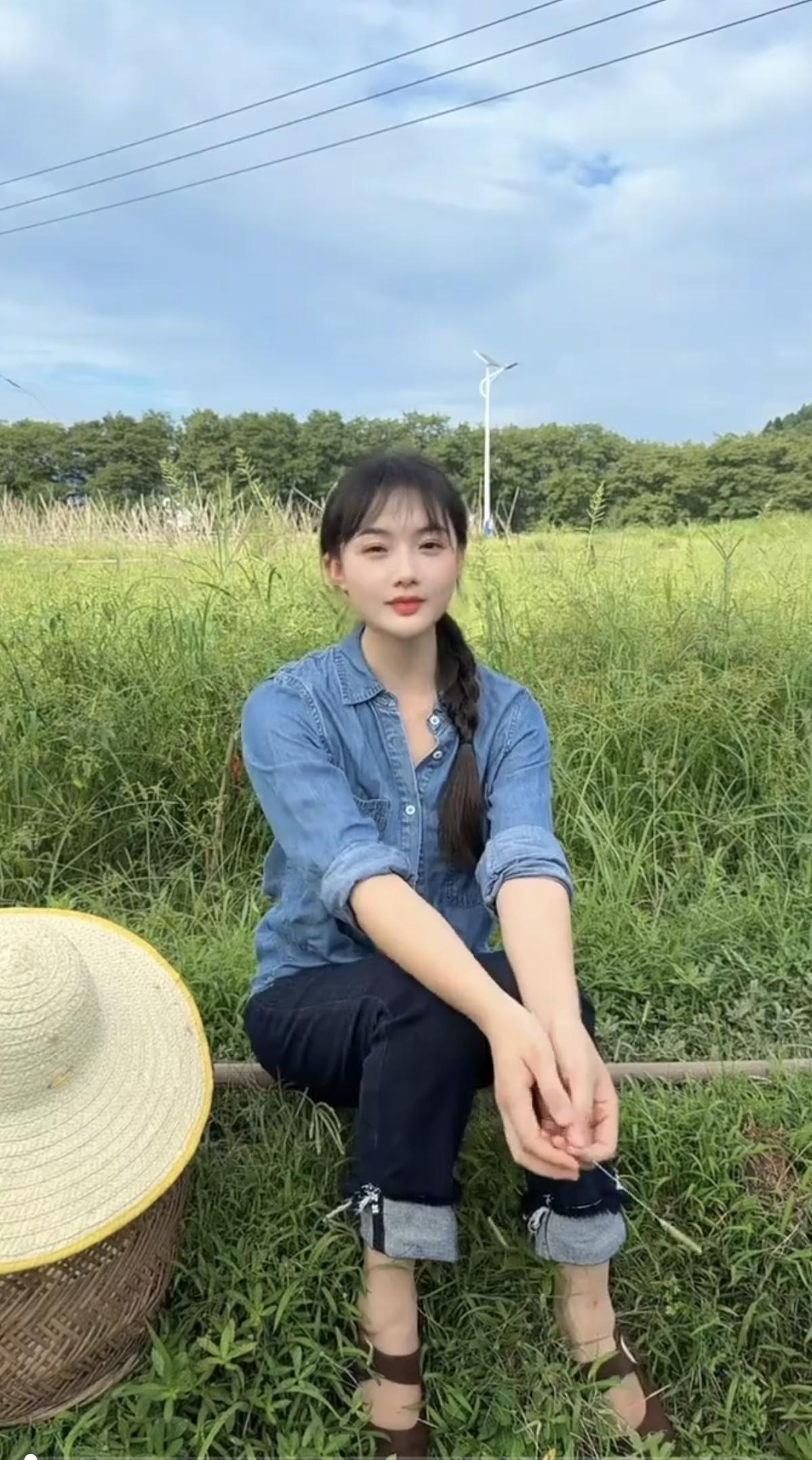 下地干活不能急，
累了地头就休息。
农活永远干不完，
…………………………
请你