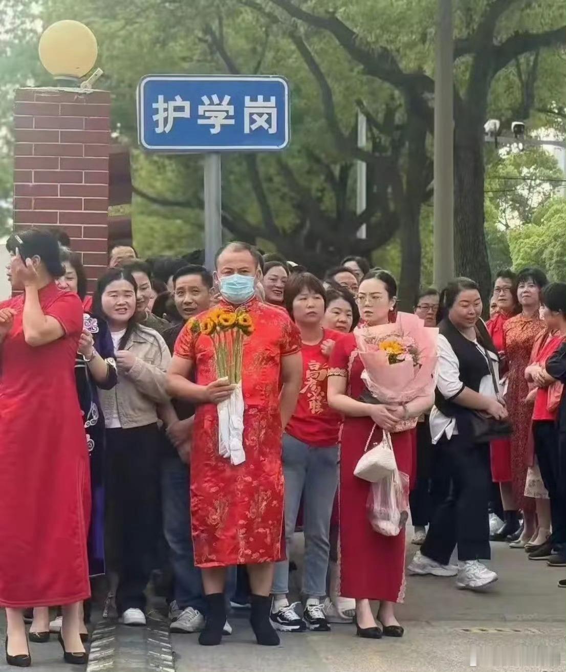 妈耶！辣眼睛！[黑线] ​​​