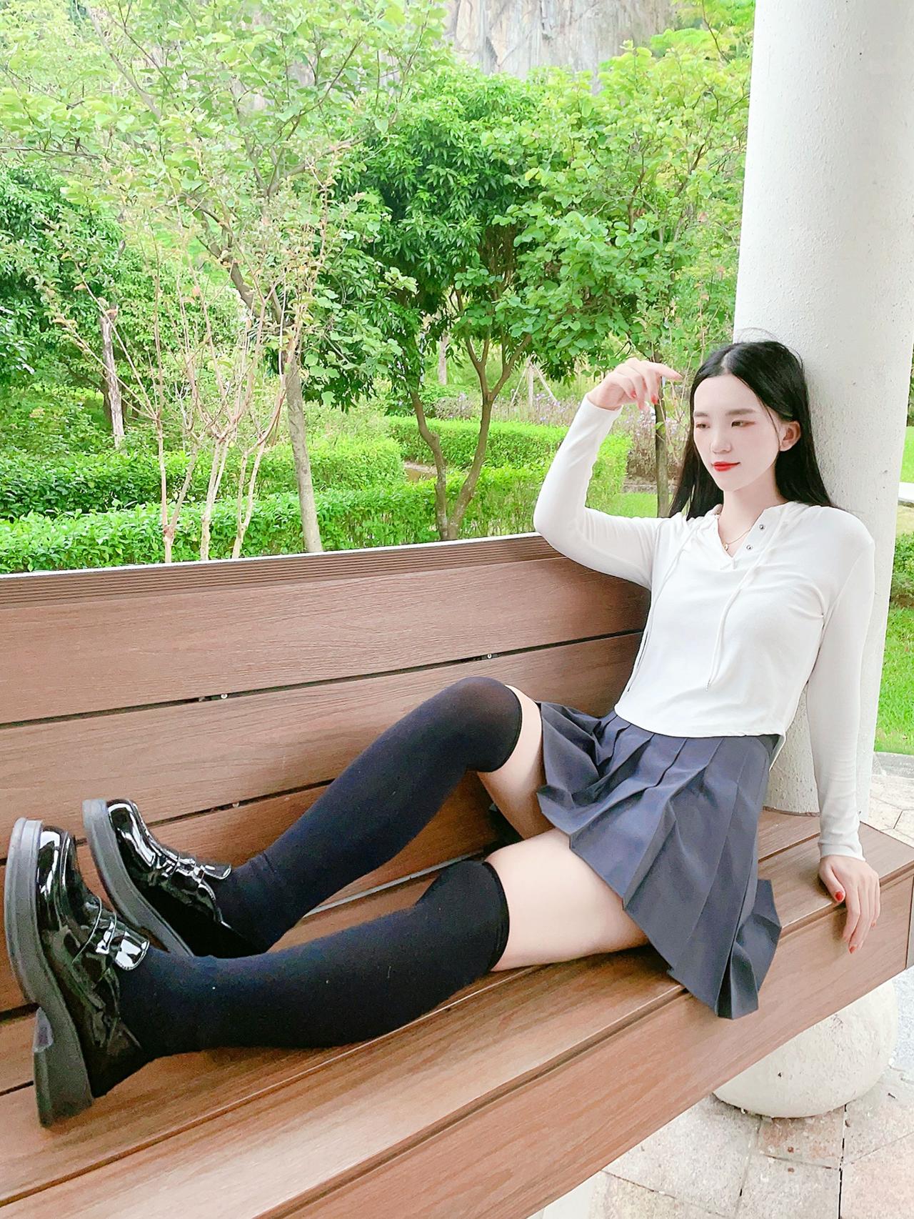 今日搭配过膝袜美女 过膝袜 黑丝 春节