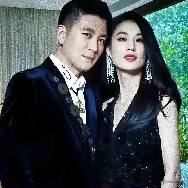 杨子和黄圣依离婚
               让人看了一头雾水
  “宁拆一座