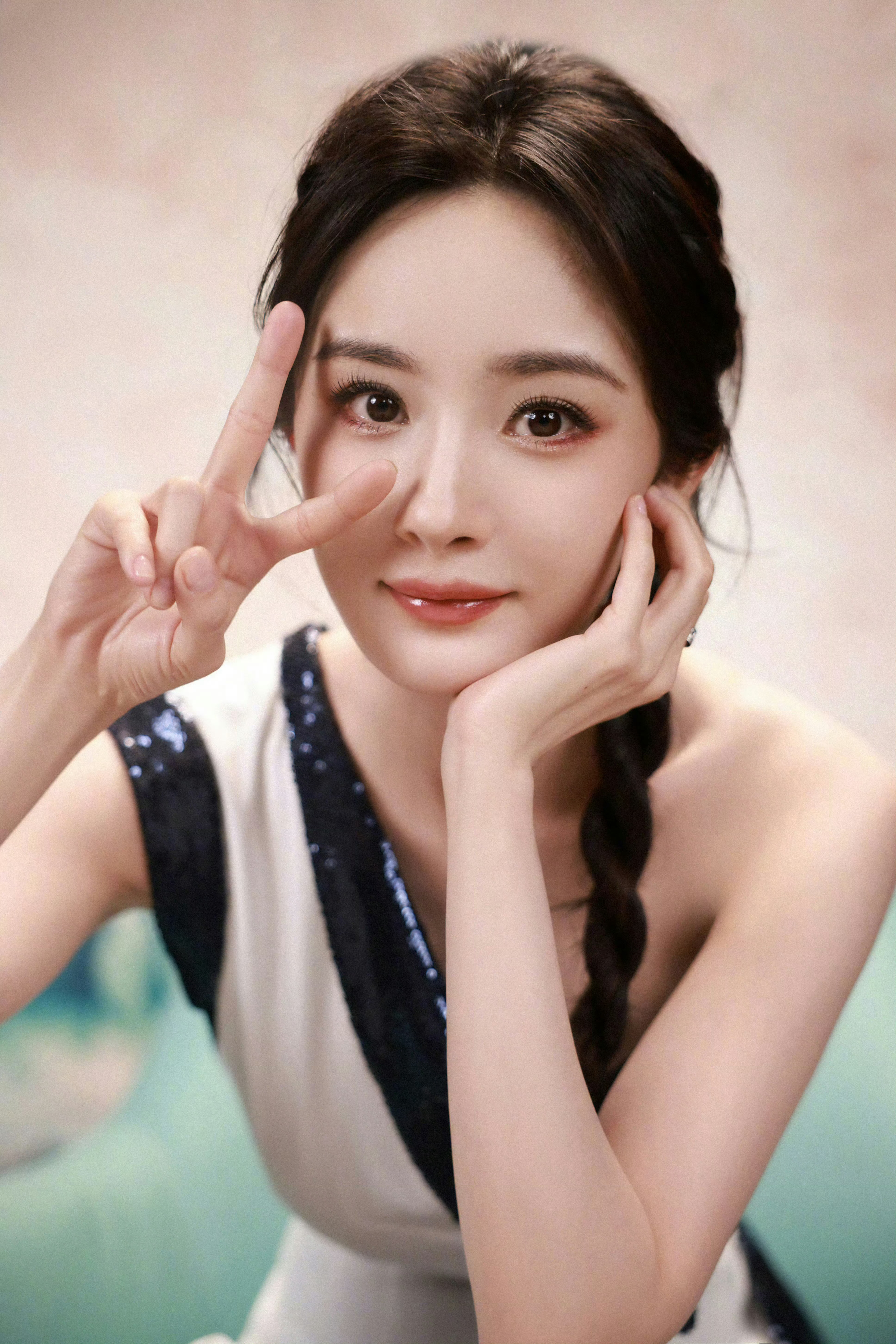 杨幂 ✘ 美丽的剪刀手✌️ ​​​