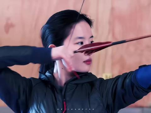 #网传刘亦菲陈晓咸雪导演伊峥#
你是说亚洲唯一迪士尼真人公主，好莱坞A类商业片大女主，93届奥斯卡官