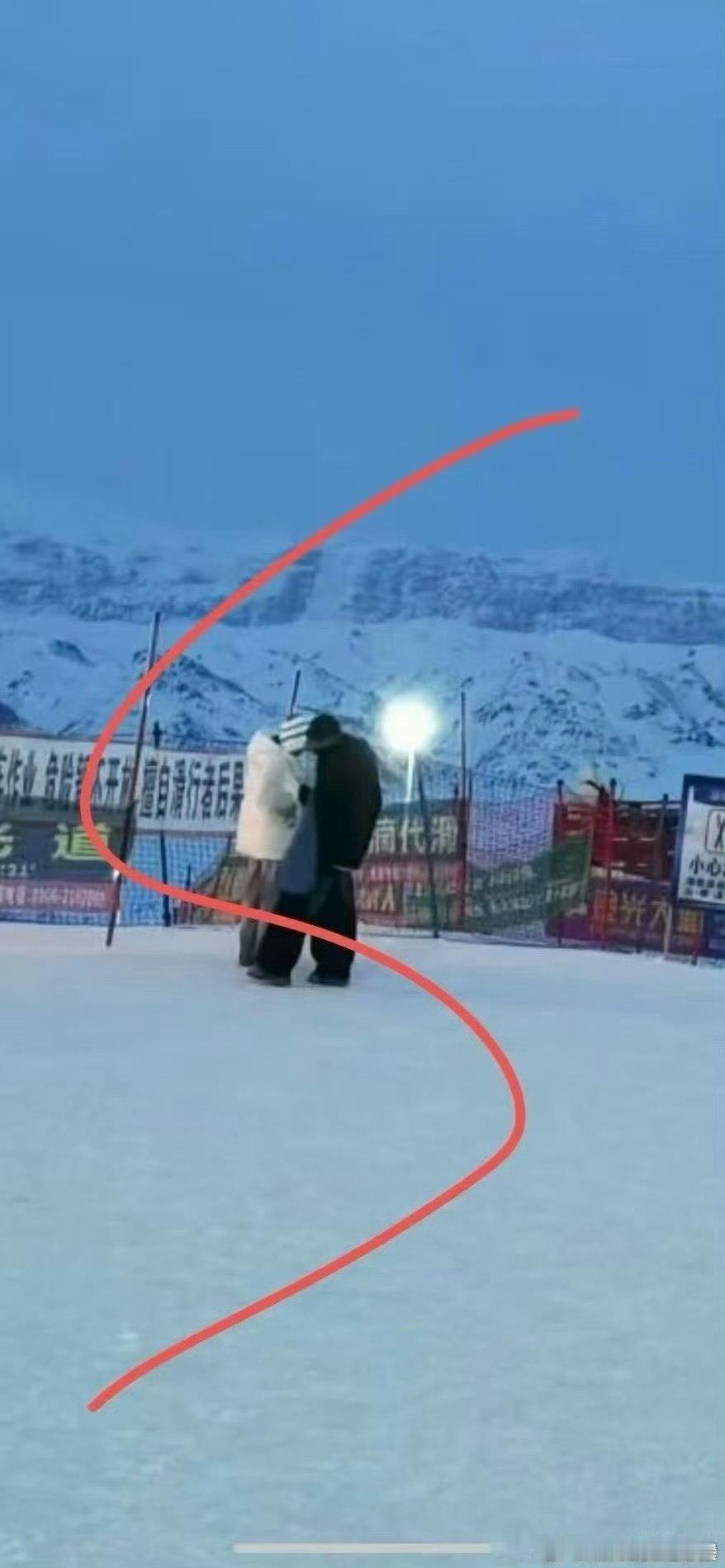 阿勒泰雪场偶遇宋亚轩刘耀文新疆雪场偶遇宋亚轩刘耀文阿勒泰雪场偶遇宋亚轩刘耀文 