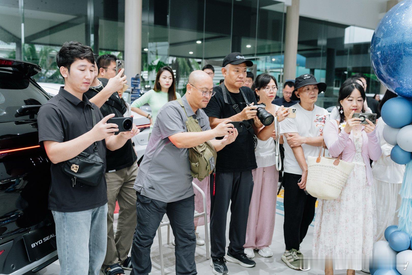 比亚迪，在新加坡市场，排面是真的大啊。比亚迪的实力深不见底啊，办活动都如此高端了