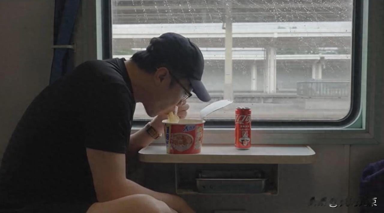 王自如自曝负债1亿，只能坐绿皮火车出差！
王自如的亿元债务和他的绿皮火车之旅
王