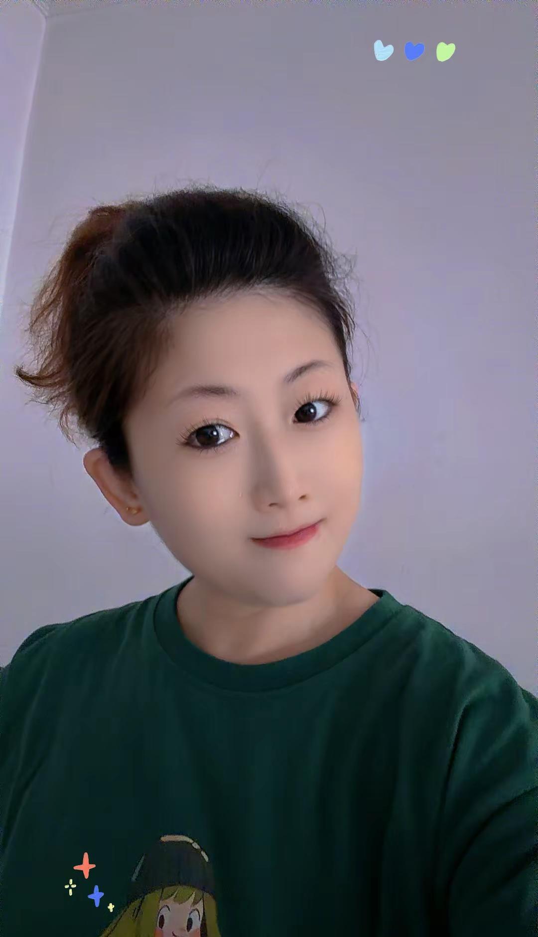一个男人，他的钱他的时间，只要没花在你身上，赚钱的过程再辛苦，都不要去心疼他！请