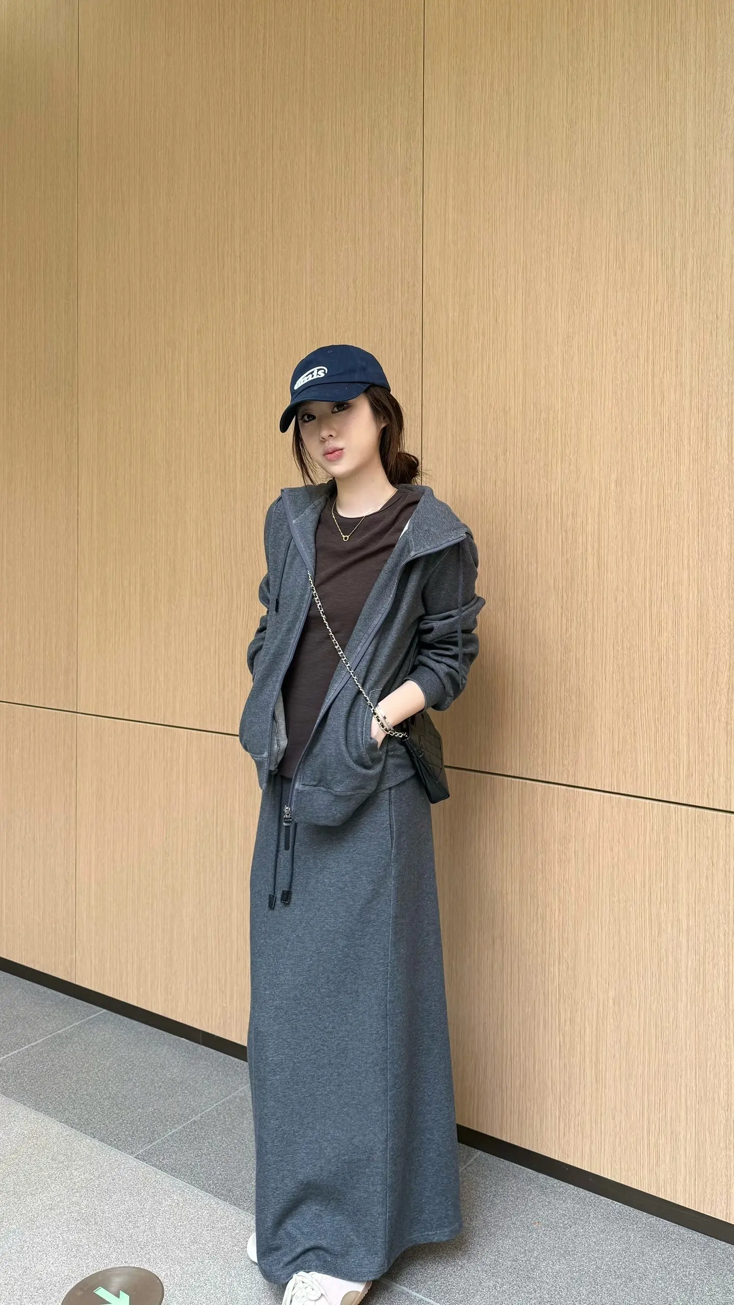 松弛感拉满的卫衣套装。