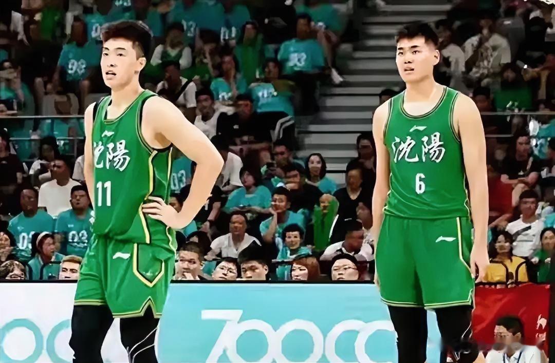 终于有辽篮小将张俊豪和黄秋实在西班牙联赛的消息了。
黄秋实在最近的一场西丁联赛中