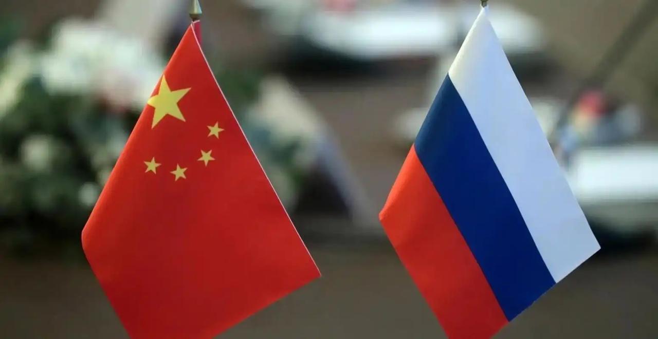 中俄为何要站在一起？其实一位俄罗斯精英已经说出了答案，中国既不是俄罗斯的盟友，也