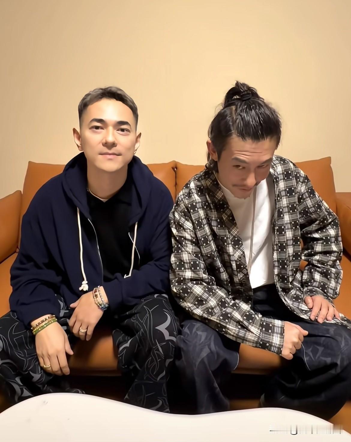 clot现在真的是拉！
T恤只要一百多，低价路线
感觉edc也沦落了，现在是低头