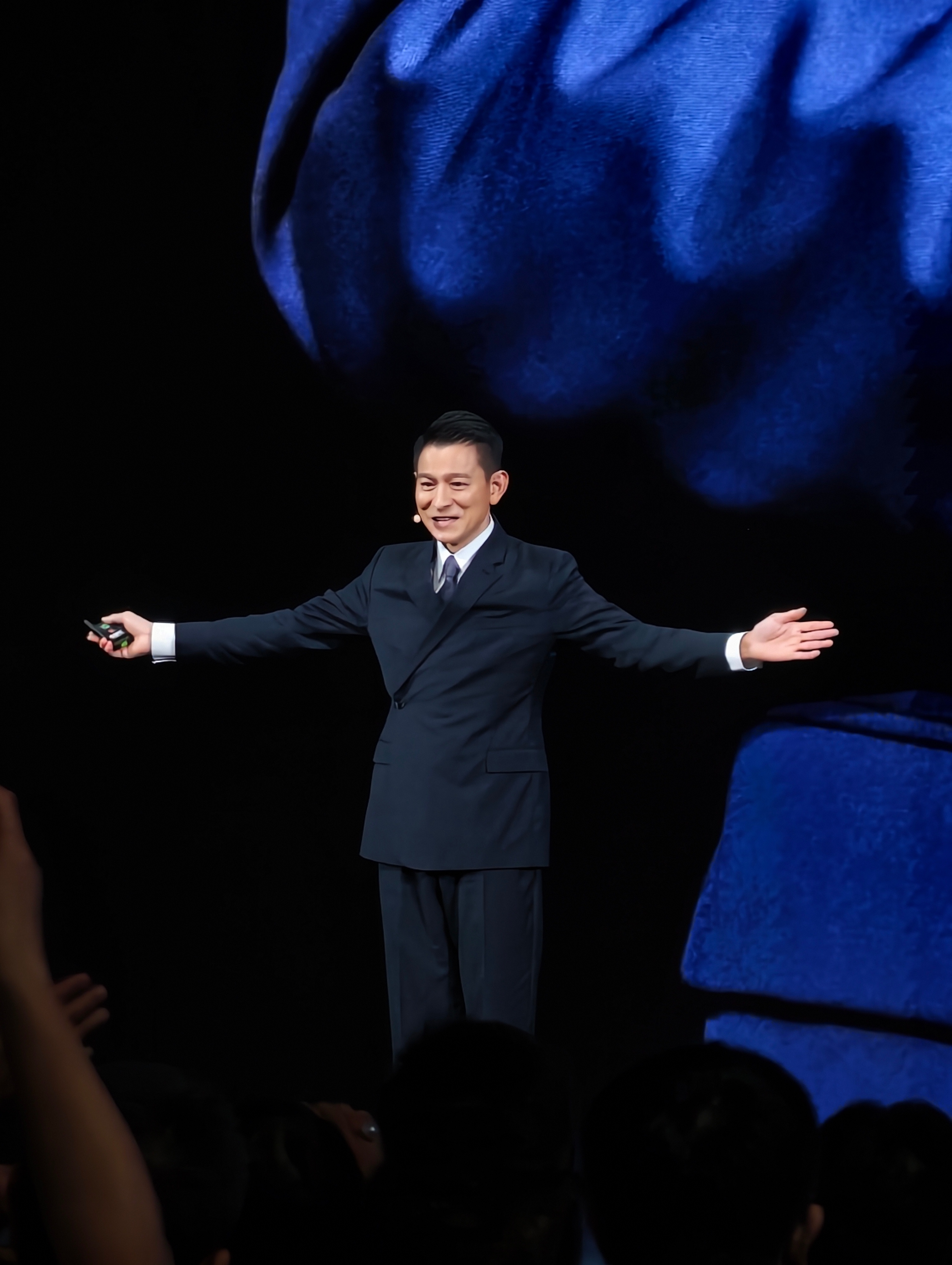 我怎么把刘德华拍出了李维嘉的感觉，我丢[捂嘴哭] ​​​