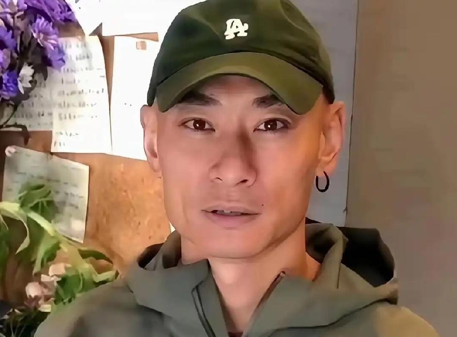 现在那起“冰川事件”的卷宗虽然早就定性了，可那个跟在最后的跟班，底子太虚了。
你