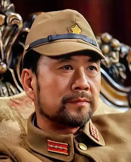 那个在抗战剧里让人恨得牙痒痒的“日本大佐”，竟然早就走了。67岁，魂断异国，一家