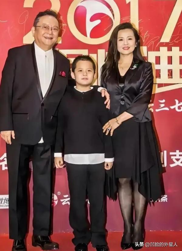 77岁的王刚，60岁的时候得了一子，本以为晚年可以安享清福，没想到现在17岁的儿