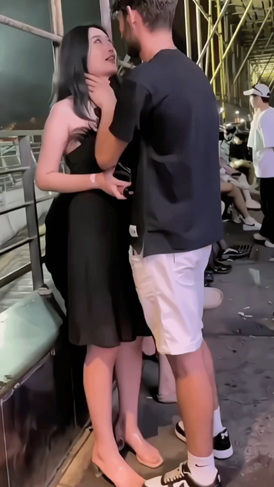 可以看出来，她真的很爱。 ​​​