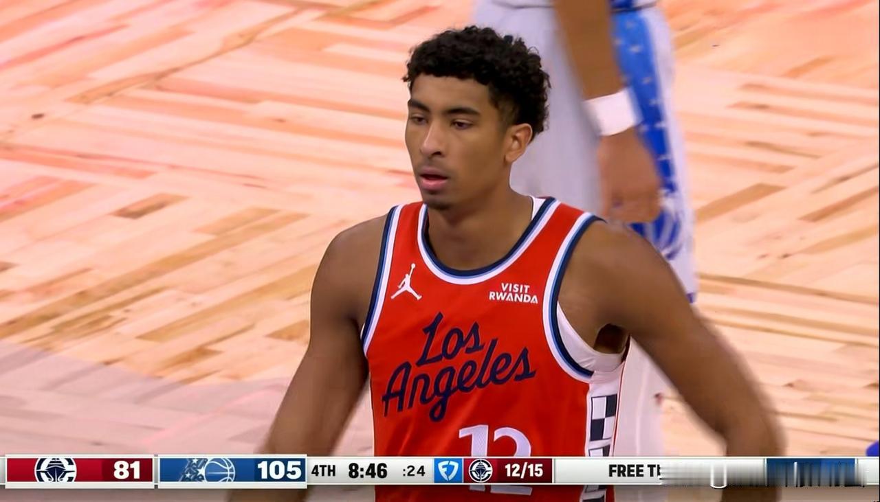 快船新星克里斯蒂真是值得重用！在今天快船客场以101：129惨败于魔术的比赛中，