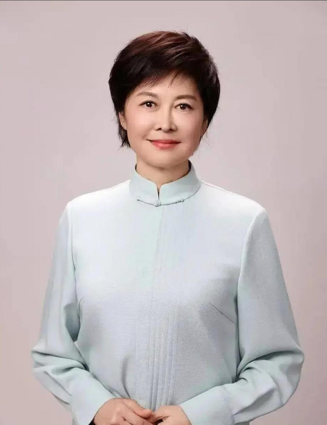 罗京离开的时候，我没有太过伤感。
李咏离去，心里也只是稍有感慨。
可得知敬一丹离