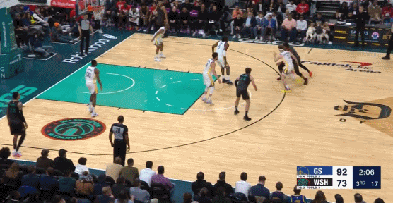 NBA赛场数据：第三节单节13分，克莱再迎来爆发！
  克莱依人在替补阵容，但是
