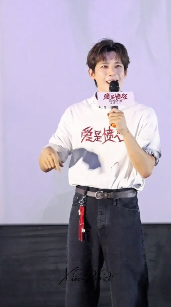 王安宇好明媚的少年感王安宇我见识到自己的厉害了 王安宇一亮相，整个路演现场都青春