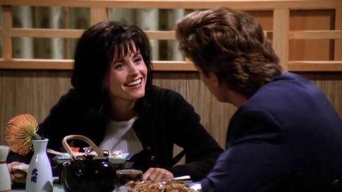 【《老友记》主创：NBC高管曾反对“莫妮卡首次约会即上床”的情节】虽然《老友记》