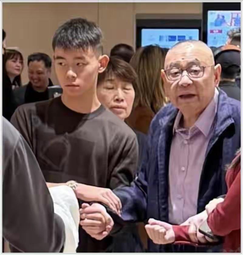睡数十个女星的他，如今3亿换肾后大彻大悟：100个美女也无济于事 ​​​